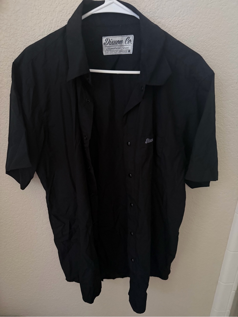 Dixxon Men’s Black Short-Sleeve Button-Up Shirt